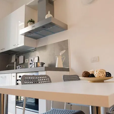 Apartment Nice Navigli * Milano
