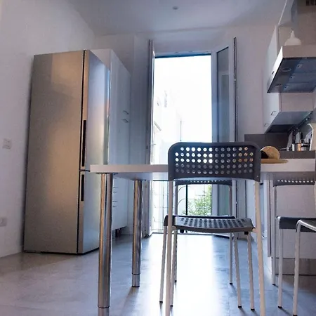 Apartment Nice Navigli Milão